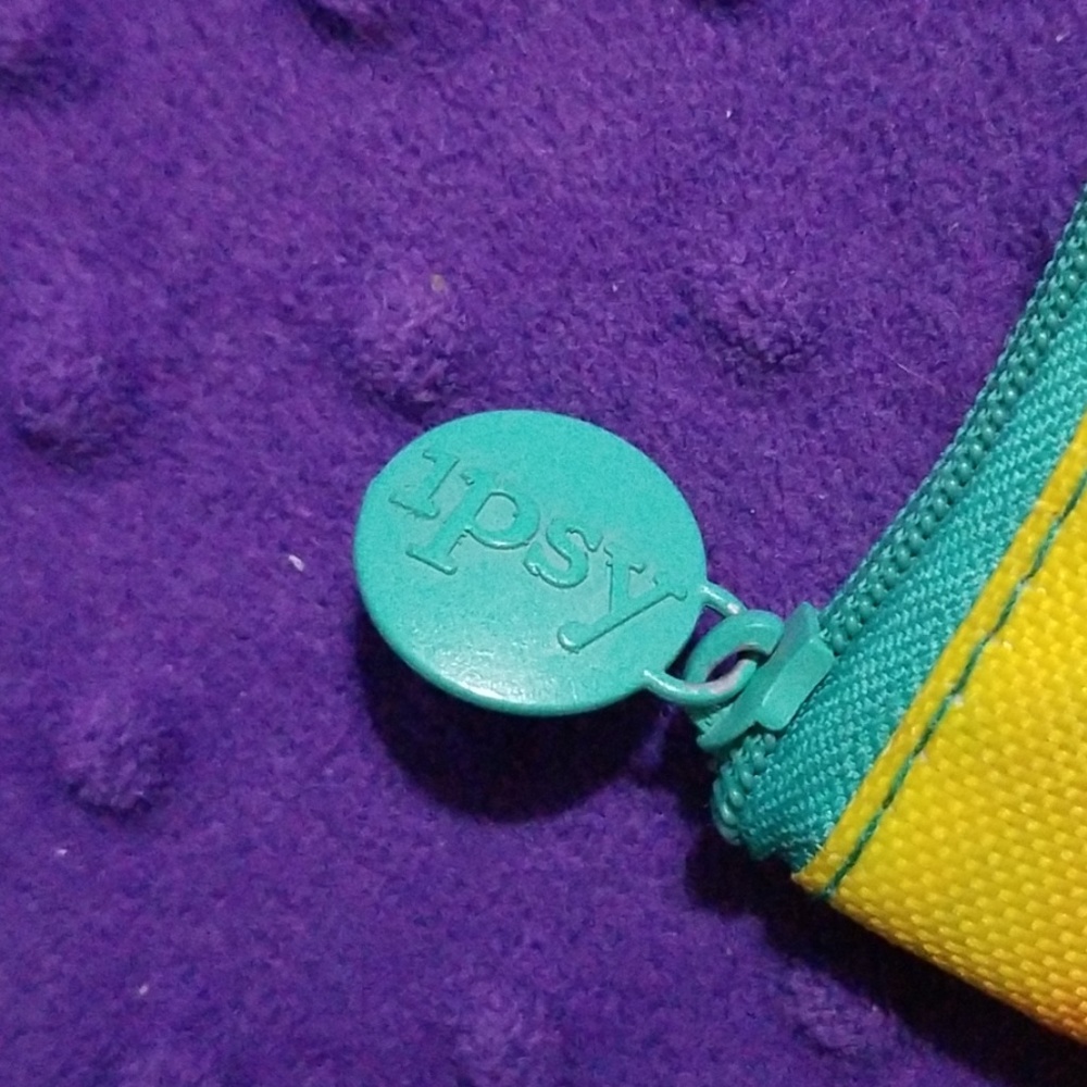 Ipsy bag - Picture 3 of 3